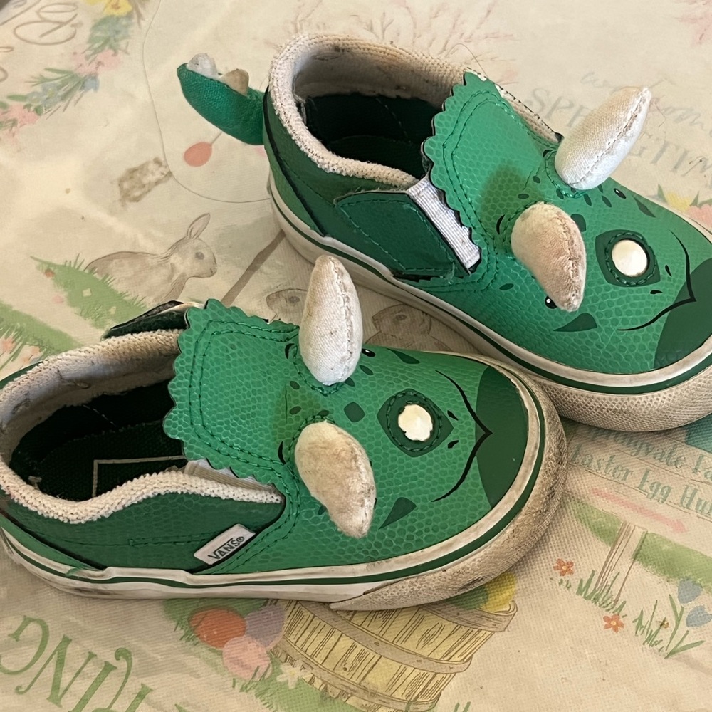 Toddler vans size 4